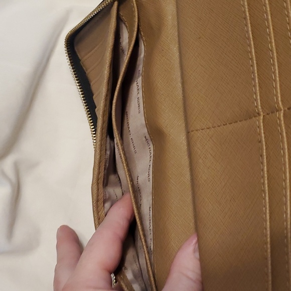 Michael Kors Black Wallet/Wristlet - Picture 6 of 8